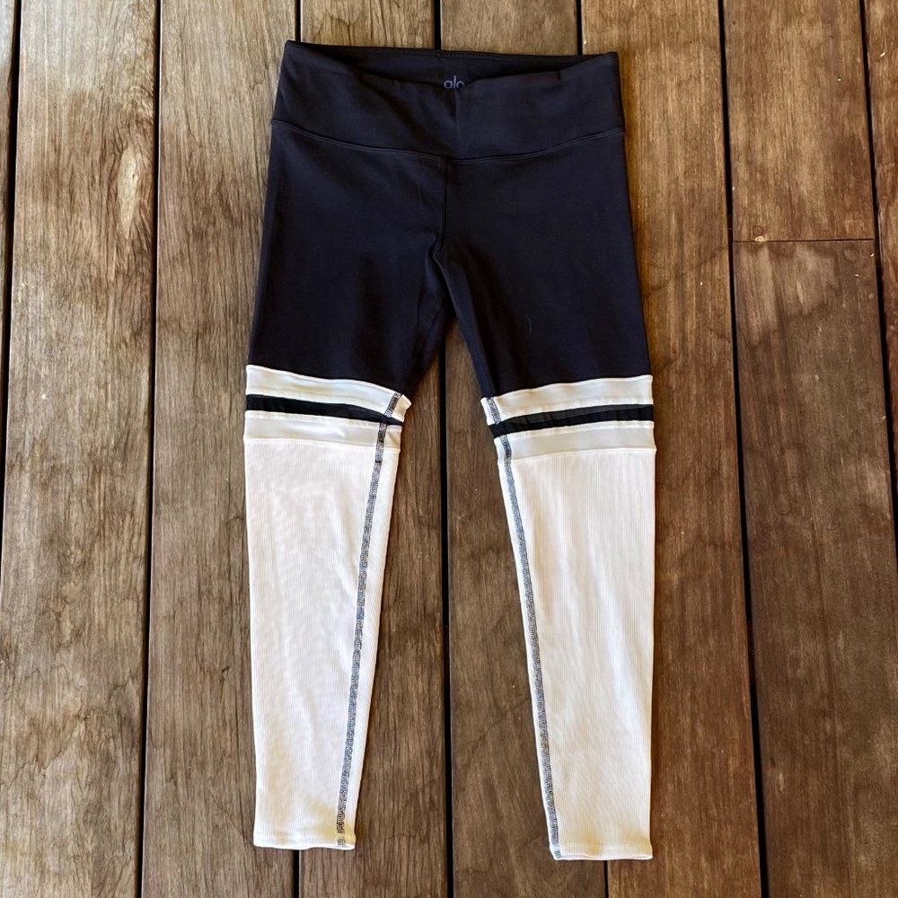 Black and White Alo Cropped Leggings